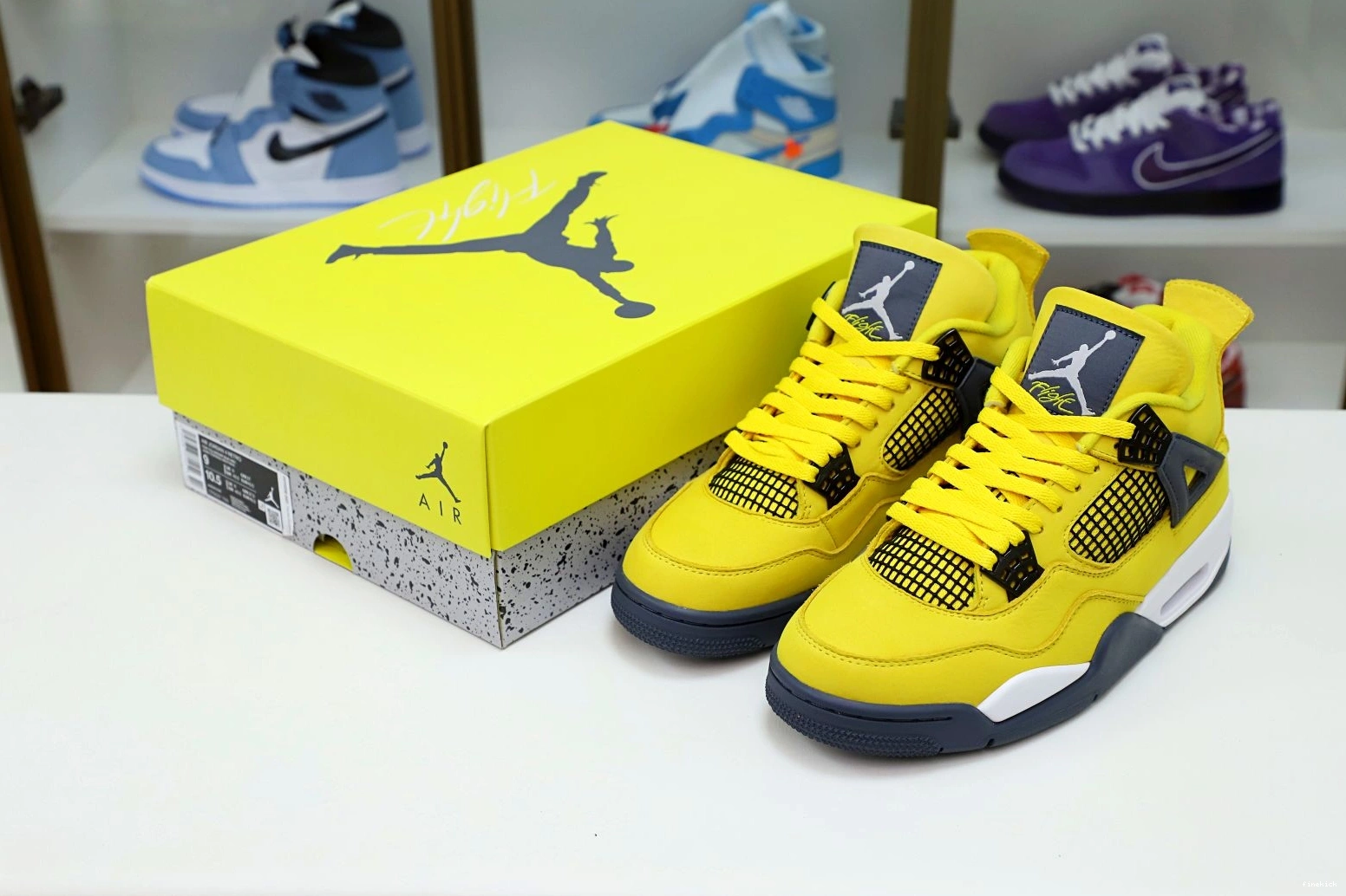 RETRO 2021 JORDAN 4 'LIGHTNING' JORDAN AIR AIR 0731